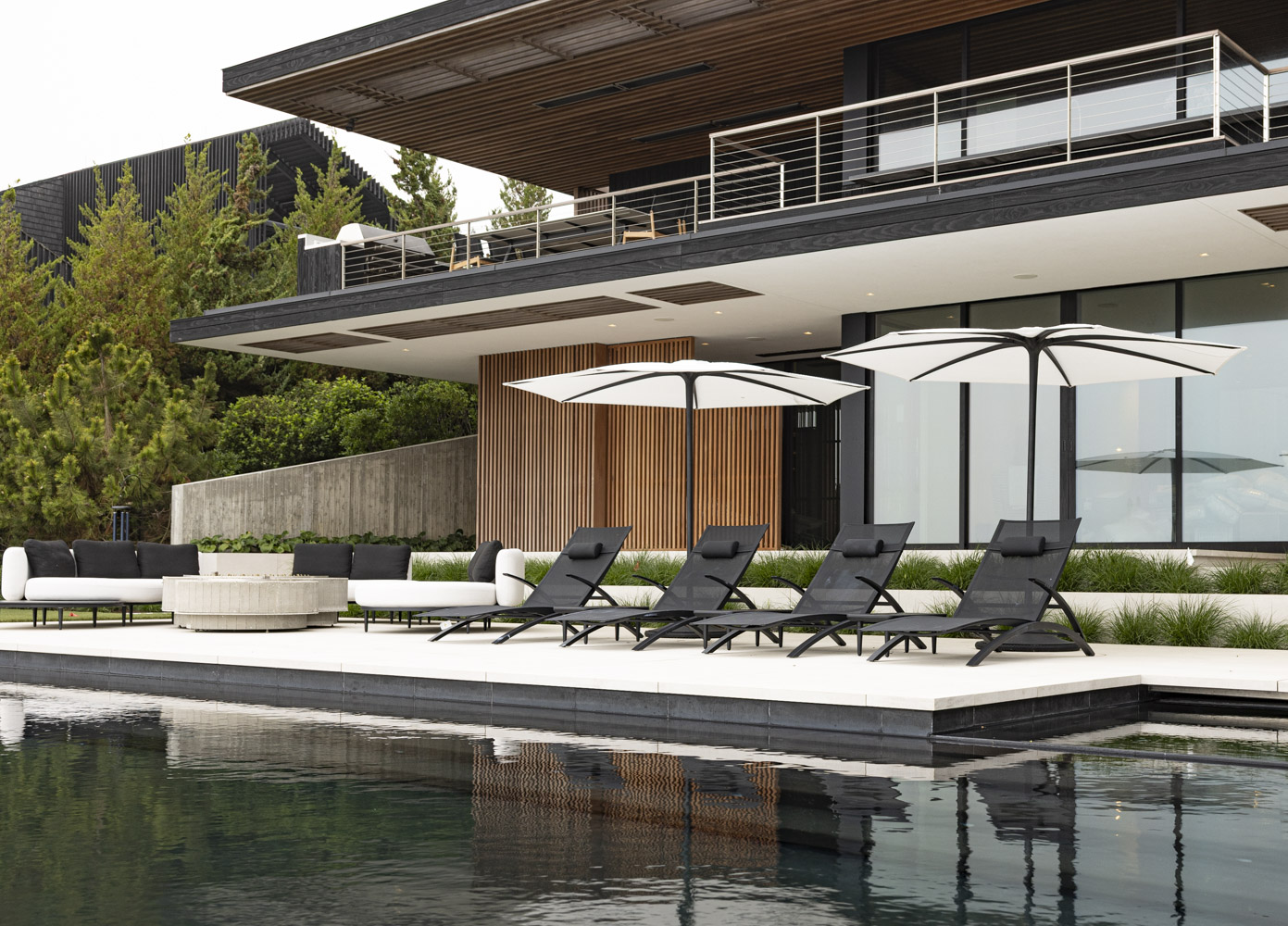 Photo of construction by Ronald Webb Builder.